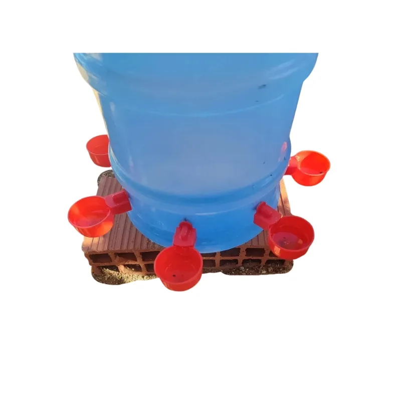 Kit 10 Bebedouro Automático para Galinha 65ml com Rosca 1/8 - Imagem 3